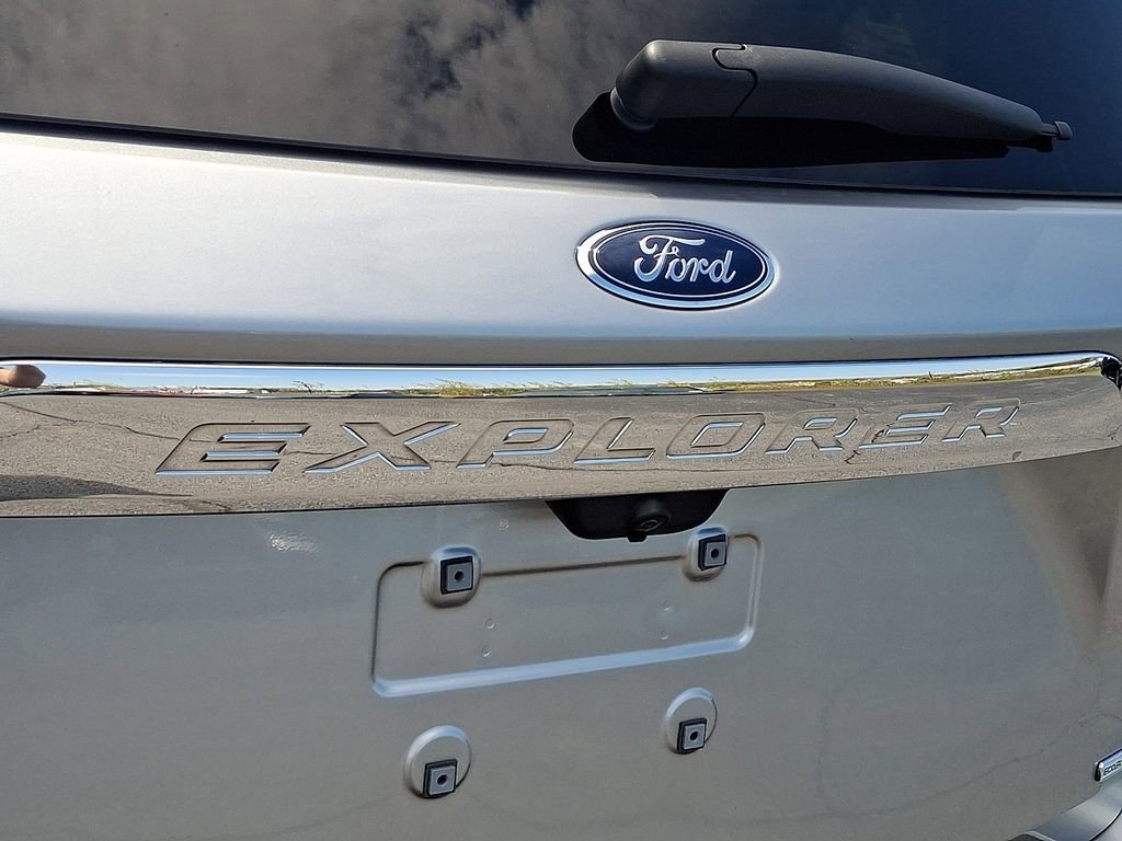 Certified 2020 Ford Explorer XLT w/ Comfort Package AWD/4WD image 30
