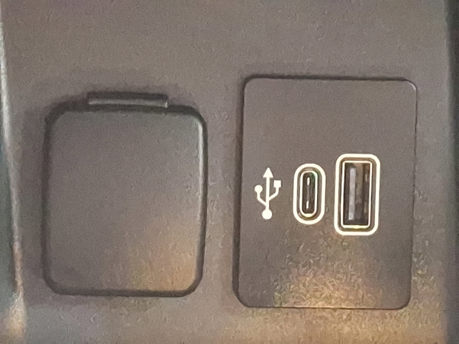 Certified 2025 Ford Explorer ST-Line image 24