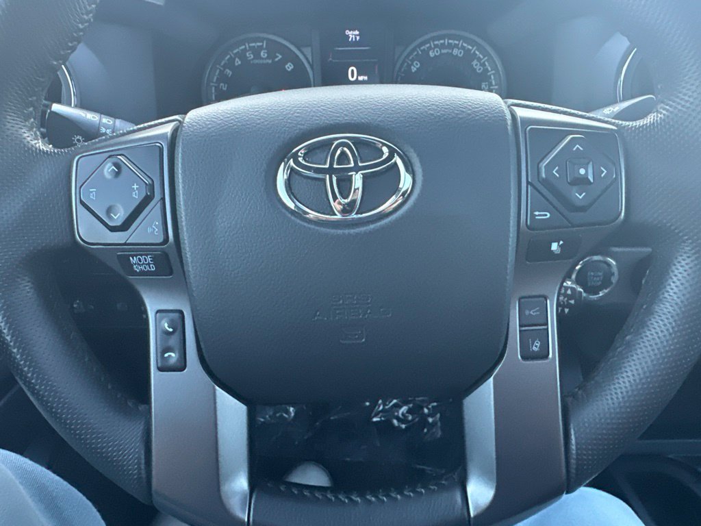 Used 2022 Toyota Tacoma TRD Off-Road w/ TRD Premium Off Road Package AWD/4WD image 40