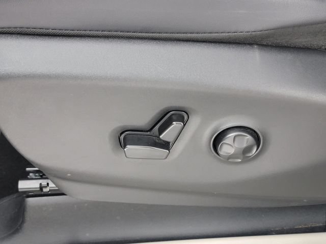 Used 2024 Chrysler Pacifica Touring-L FWD image 14