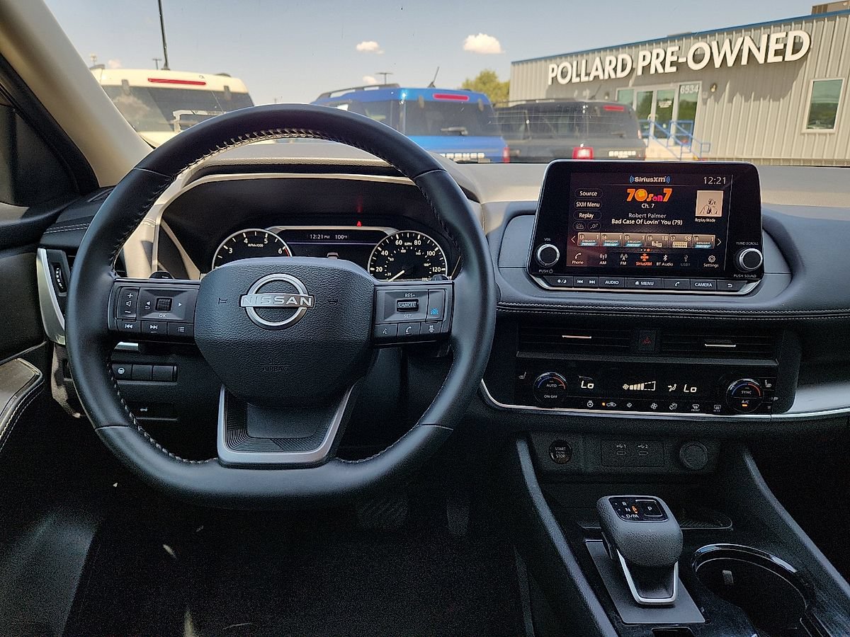 Used 2025 Nissan Rogue SV w/ SV Premium Package FWD image 6