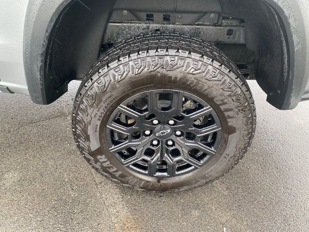 Used 2025 Chevrolet Colorado Trail Boss image 33