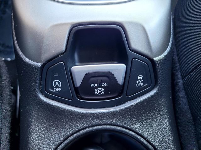 Used 2021 Jeep Compass Latitude FWD image 18
