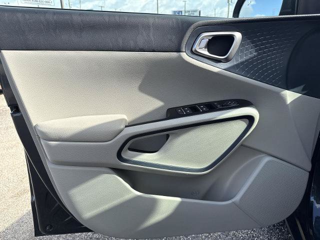 Used 2025 Kia Soul EX FWD image 24