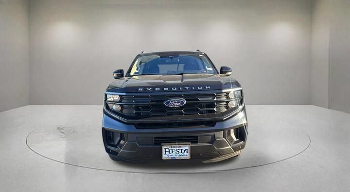Certified 2025 Ford Expedition Active AWD/4WD image 2