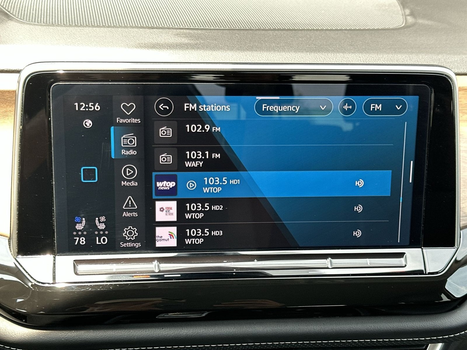 Used 2025 Volkswagen Atlas SE AWD/4WD image 26