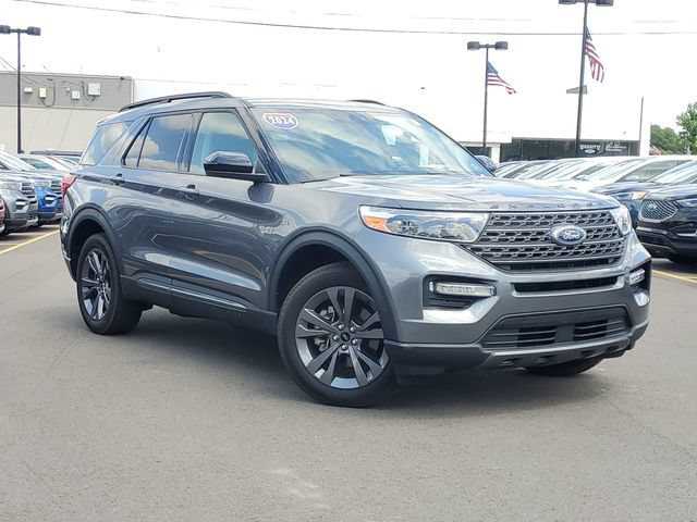 Certified 2024 Ford Explorer XLT w/ Equipment Group 202A