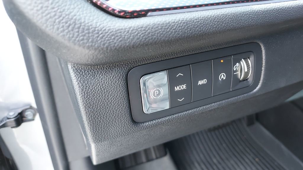 Used 2025 Chevrolet Traverse Z71 w/ Driver Confidence Package image 12