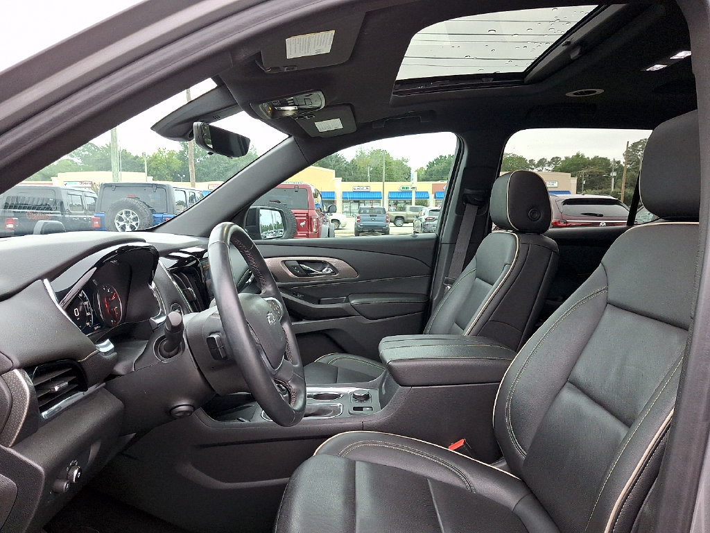Used 2023 Chevrolet Traverse Premier w/ Redline Edition FWD image 12
