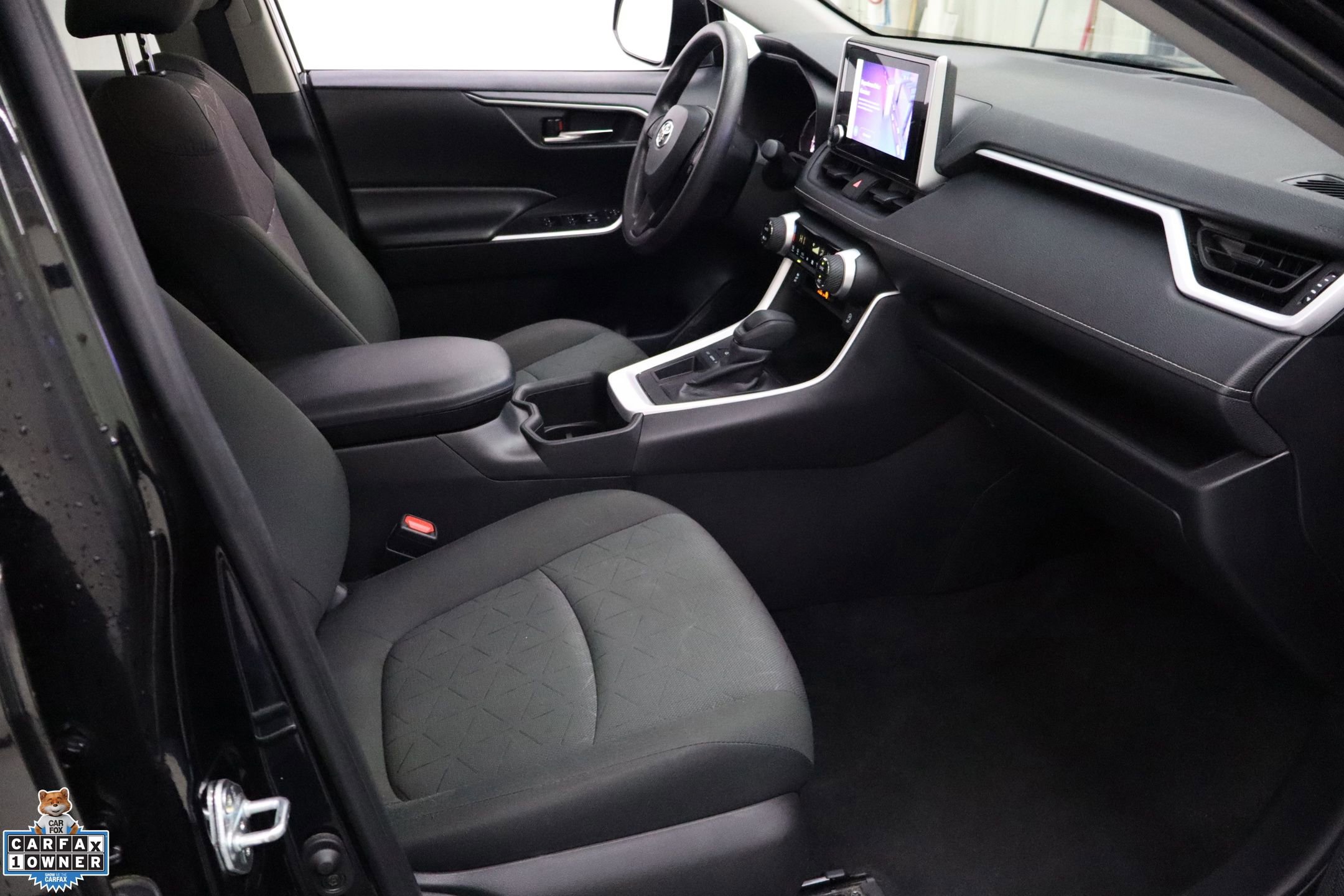 Used 2024 Toyota RAV4 XLE image 27