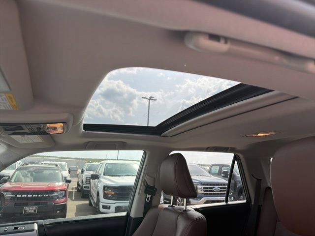 Used 2023 Toyota 4Runner Limited image 13