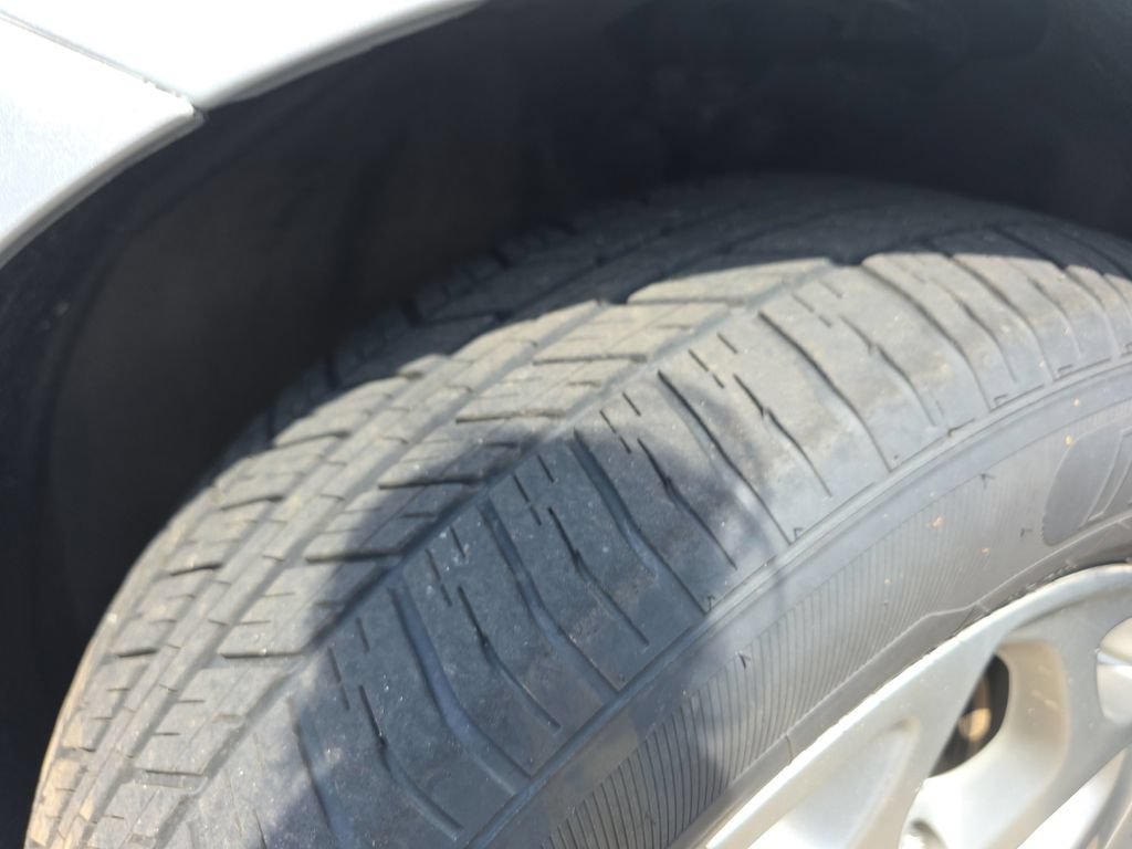 Used 2024 Chrysler Pacifica Limited FWD image 37