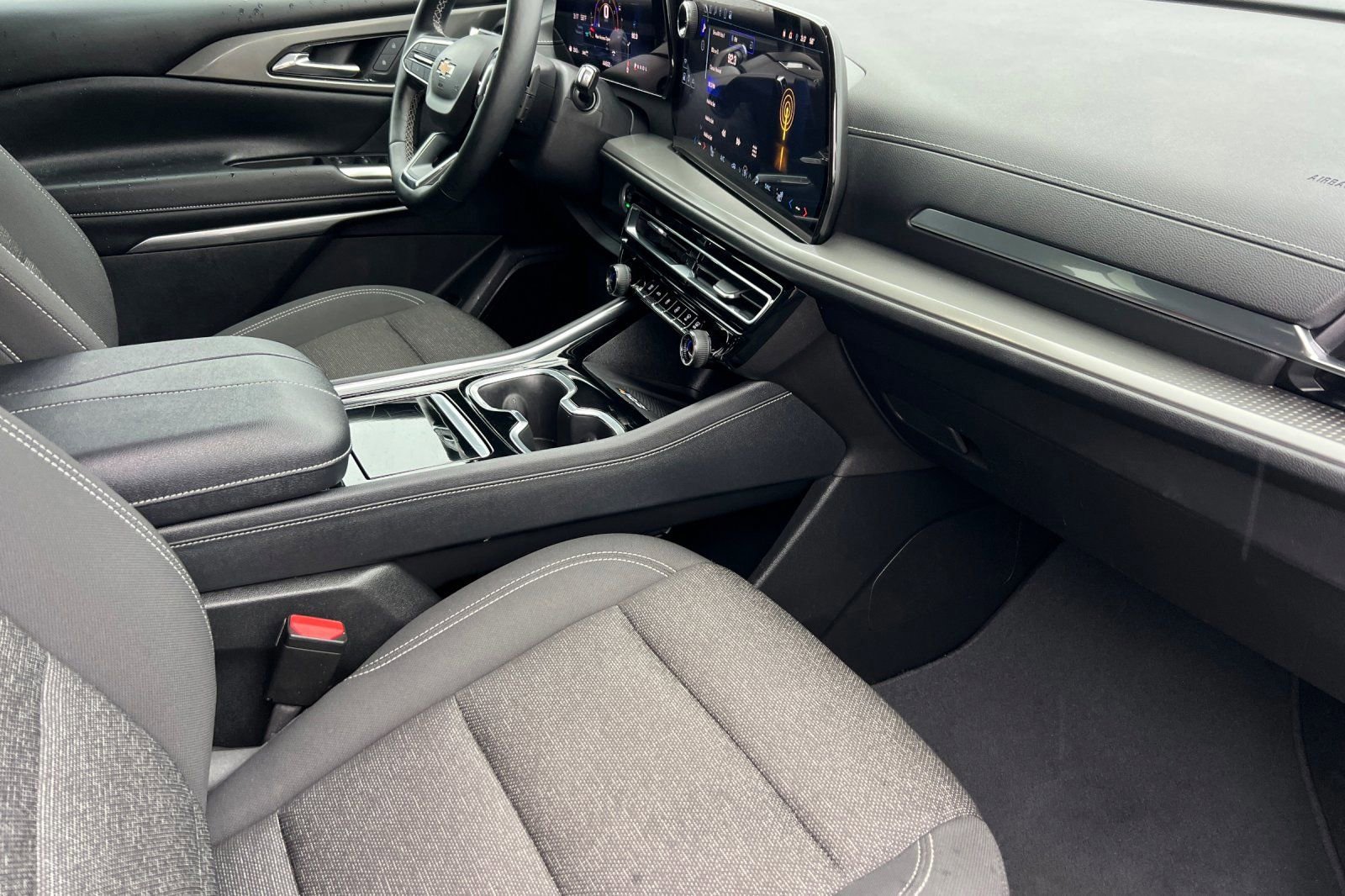 Used 2024 Chevrolet Traverse LT image 18