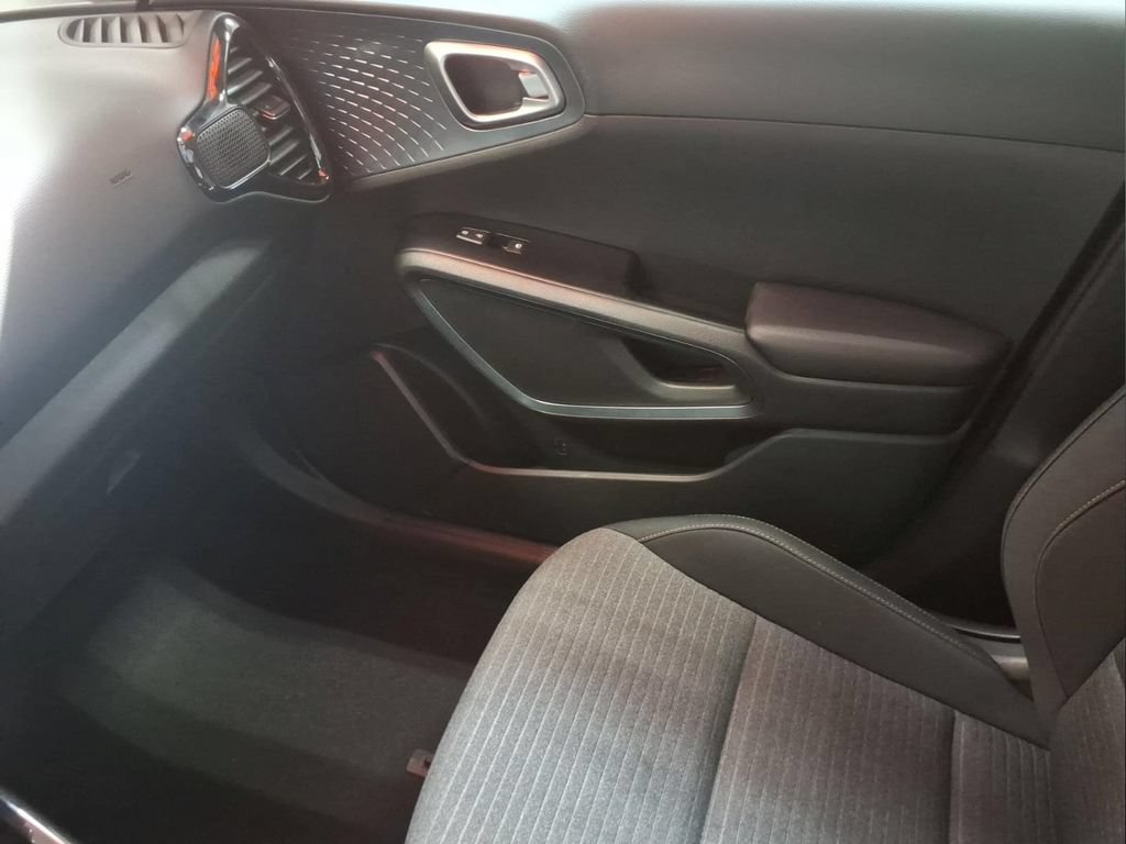 Used 2025 Kia Soul EX FWD image 22