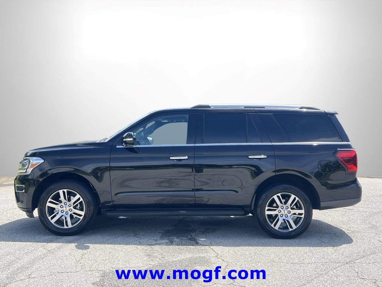 Certified 2024 Ford Expedition Limited RWD image 28