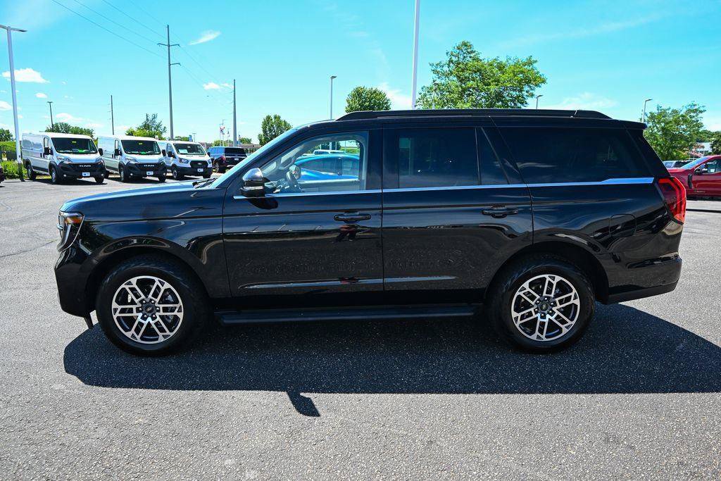 Certified 2025 Ford Expedition Active AWD/4WD image 8