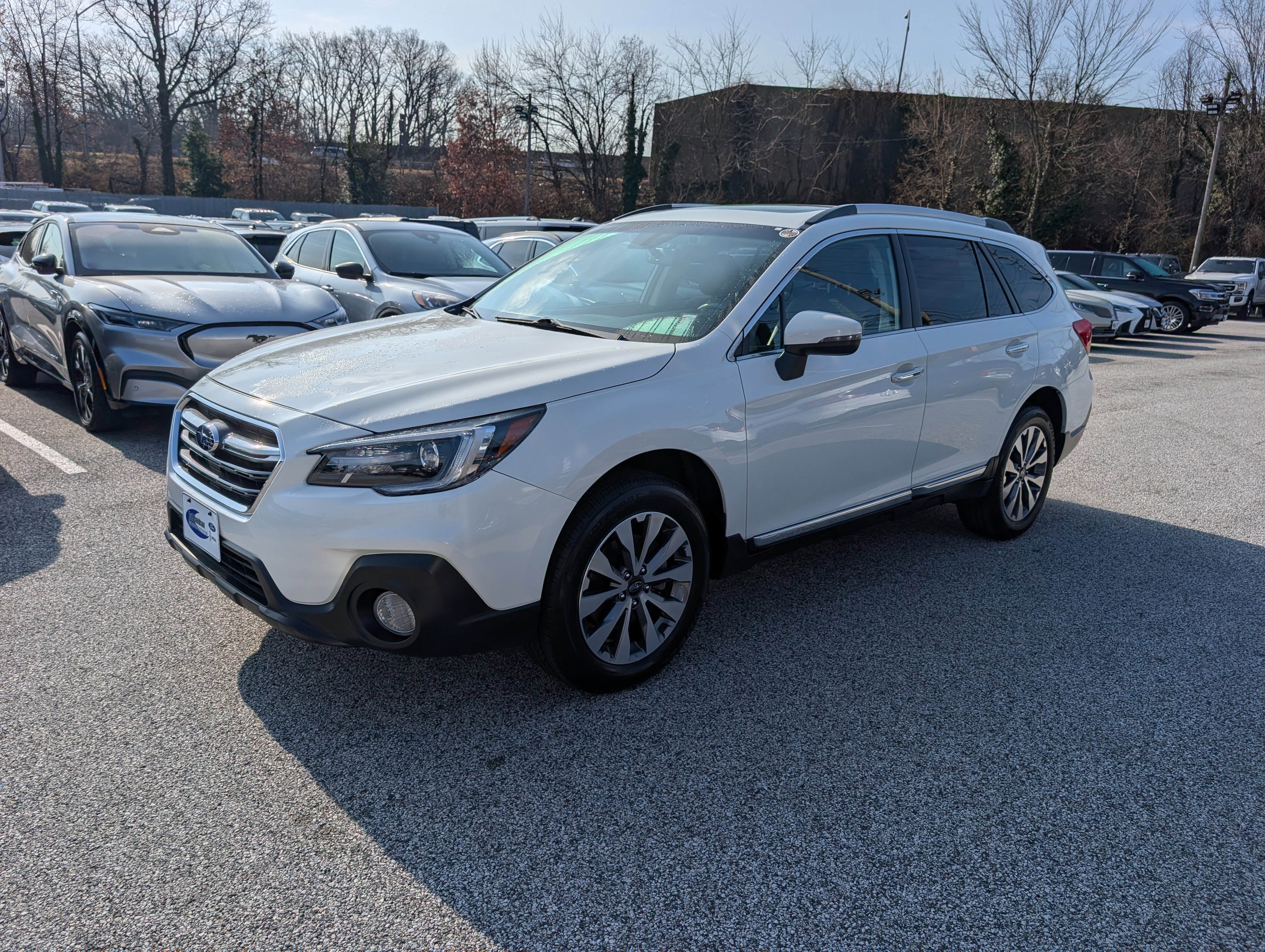 Used 2018 Subaru Outback 2.5i Touring image 2