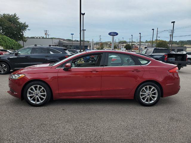 Certified 2017 Ford Fusion SE w/ Fusion SE Technology Package FWD image 9