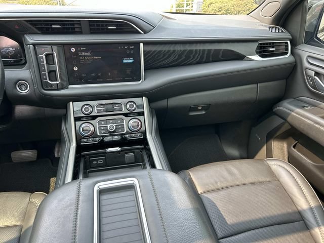 Used 2022 GMC Yukon XL Denali AWD/4WD image 17