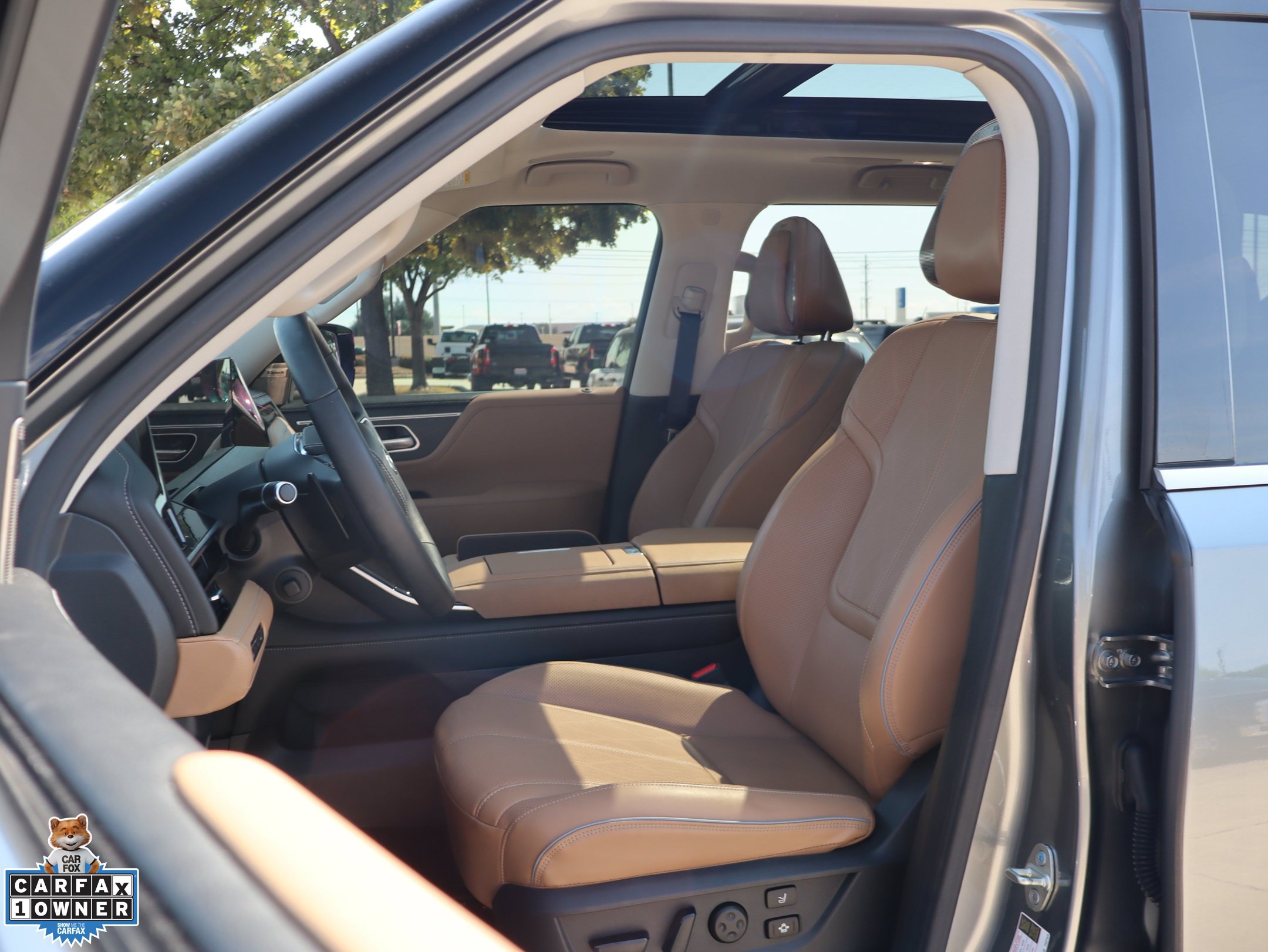 Used 2025 INFINITI QX80 Sensory AWD/4WD image 12