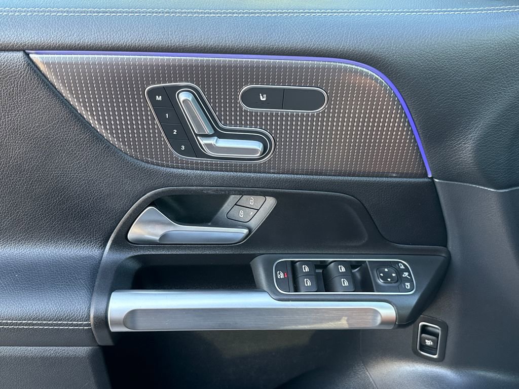 Used 2022 Mercedes-Benz GLB 250 image 23