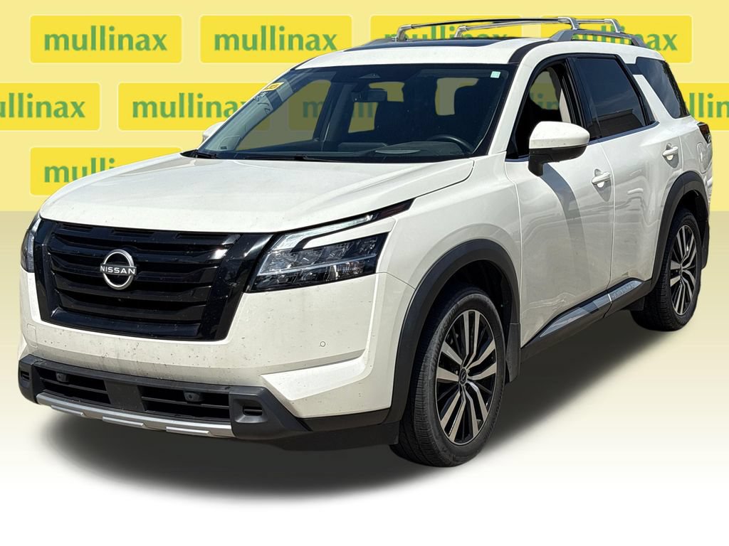 Used 2024 Nissan Pathfinder Platinum w/ Black Appearance Package FWD image 14