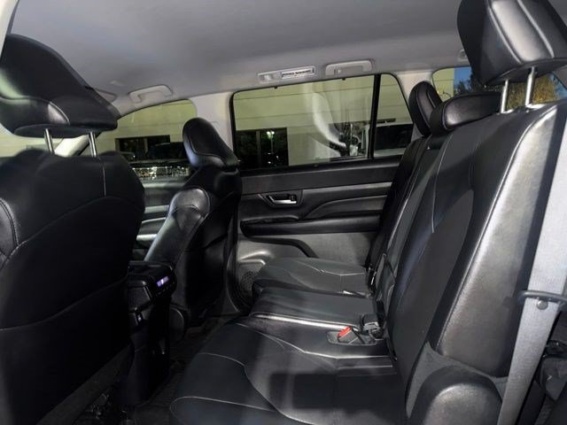 Used 2024 Toyota Grand Highlander AWD image 14