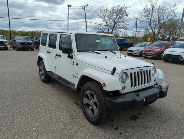 Used 2017 Jeep Wrangler Unlimited Sahara w/ Dual Top Group AWD/4WD image 7