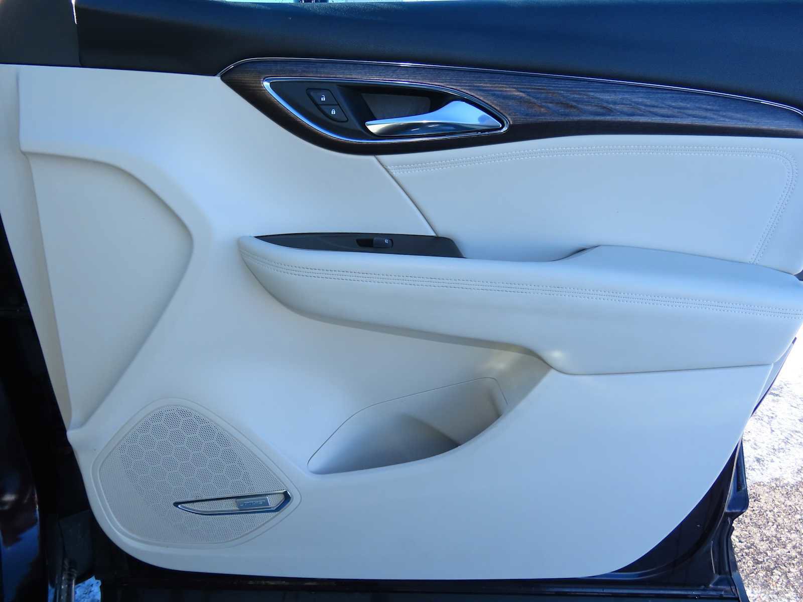 Used 2023 Buick Envision Avenir image 21