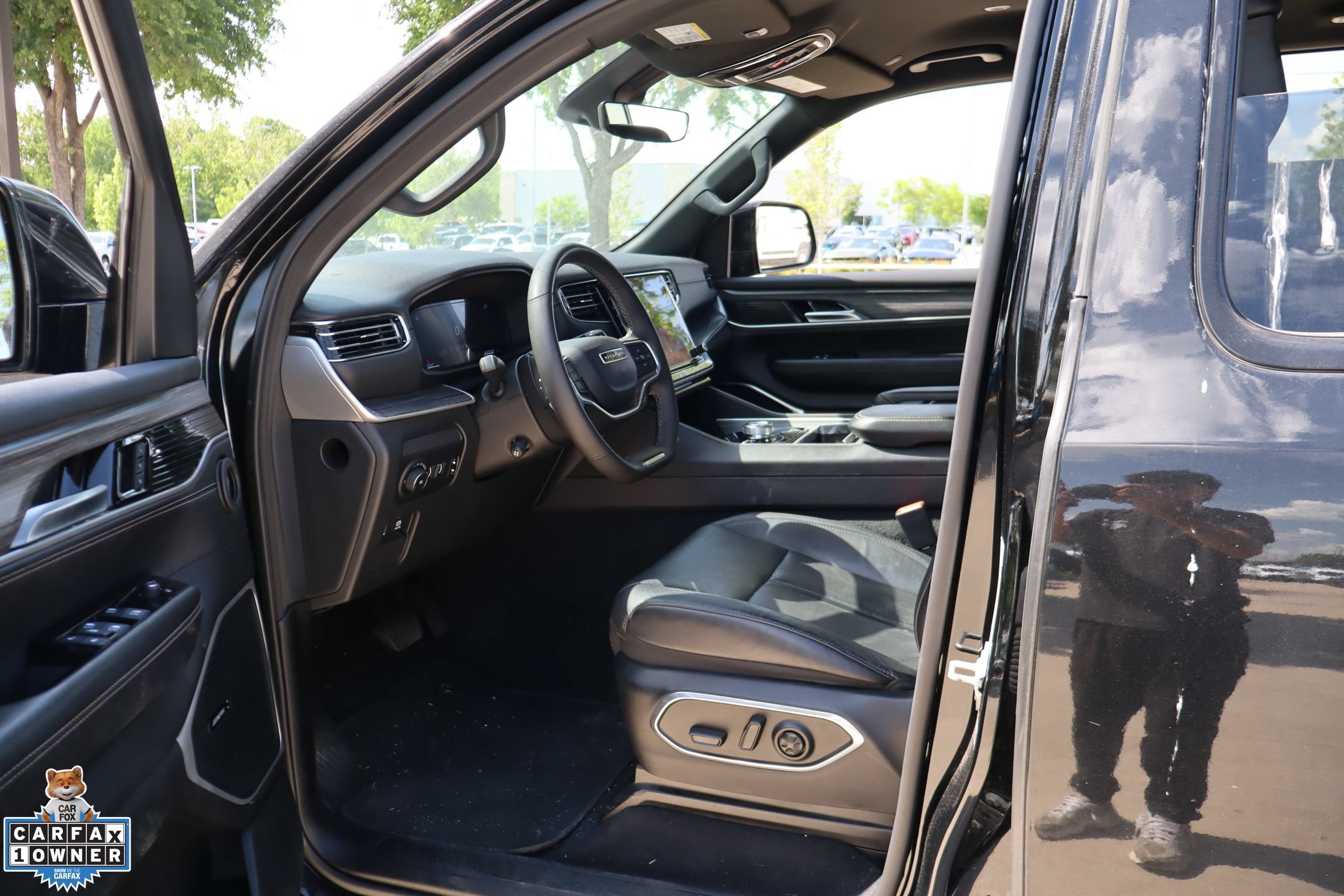 Used 2024 Jeep Wagoneer Series II w/ Flexible Seating Group AWD/4WD image 25