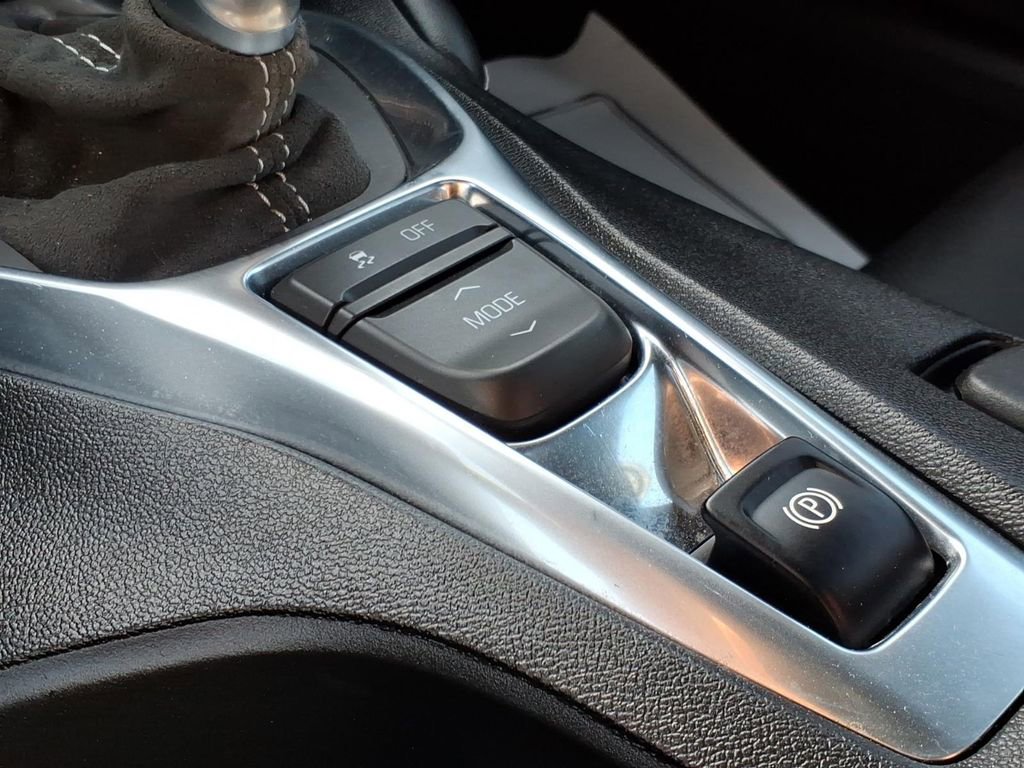 Used 2022 Chevrolet Camaro SS w/ Design Package 2 RWD image 22