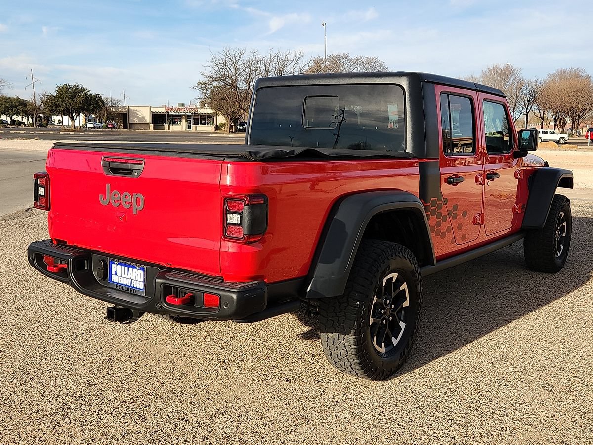 Used 2024 Jeep Gladiator Rubicon w/ Technology Group AWD/4WD image 3