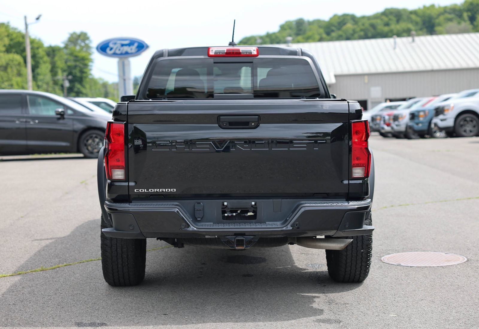 Used 2024 Chevrolet Colorado Trail Boss w/ Advanced Trailering Package AWD/4WD image 6