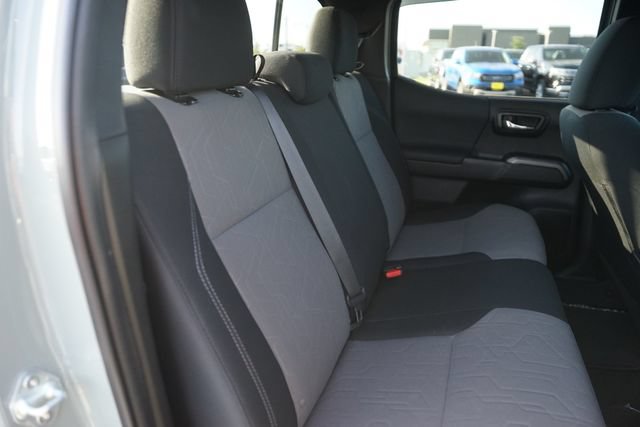 Used 2023 Toyota Tacoma TRD Sport w/ Technology Package RWD image 16
