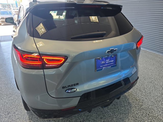 Used 2025 Chevrolet Blazer RS image 3