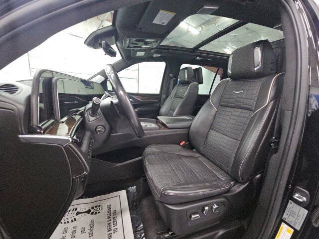 Used 2023 Cadillac Escalade ESV Premium Luxury Platinum AWD/4WD image 26