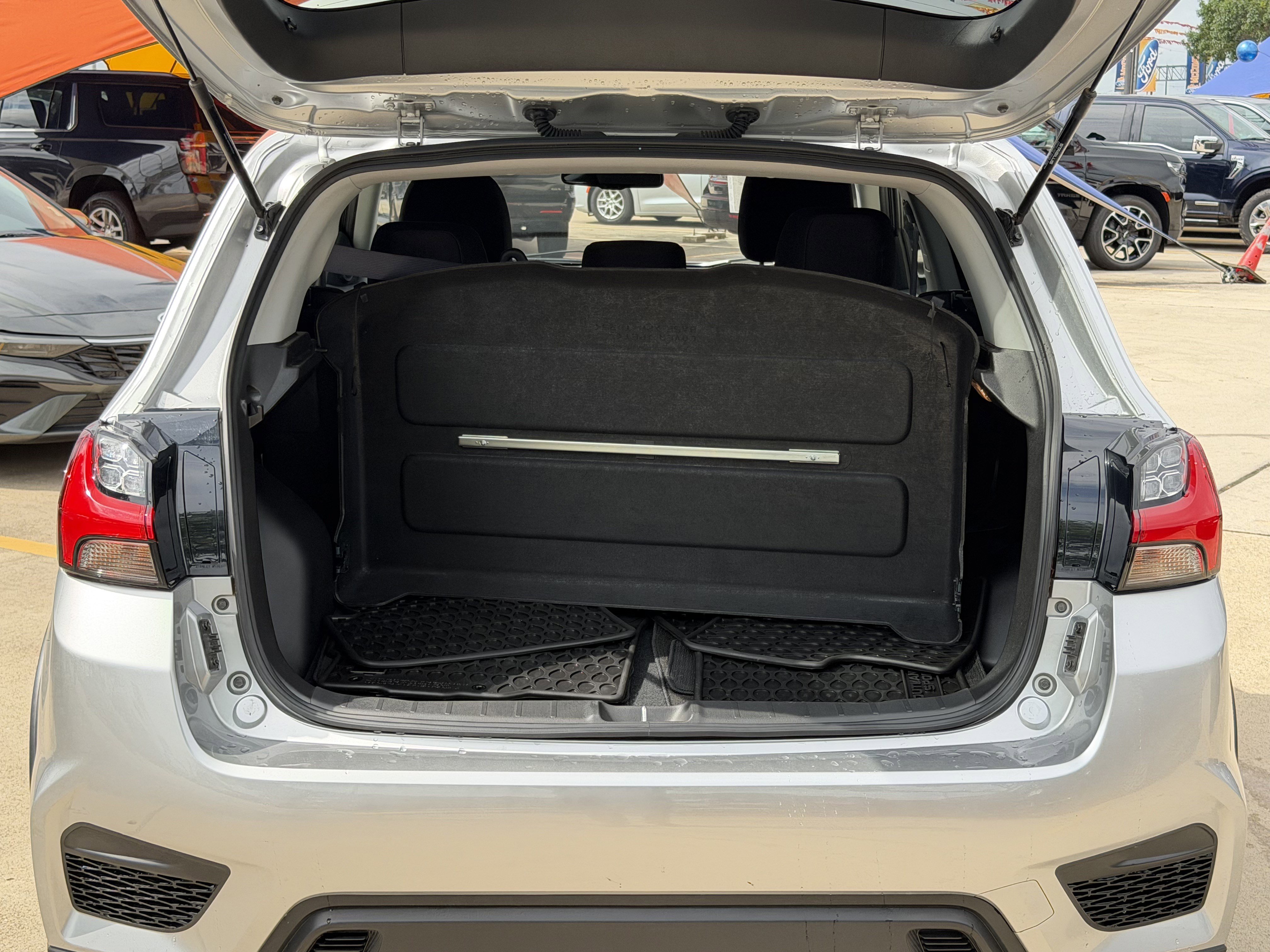 Used 2025 Mitsubishi Outlander Sport LE AWD/4WD image 8