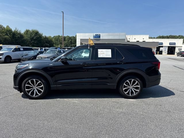 Certified 2025 Ford Explorer ST-Line AWD/4WD image 4