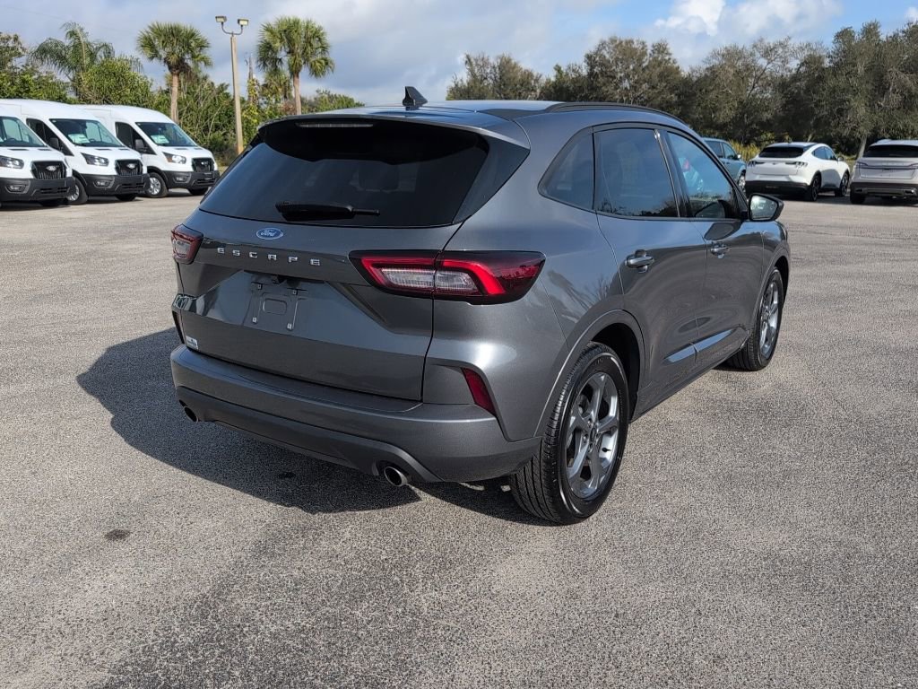 Certified 2023 Ford Escape ST-Line image 3