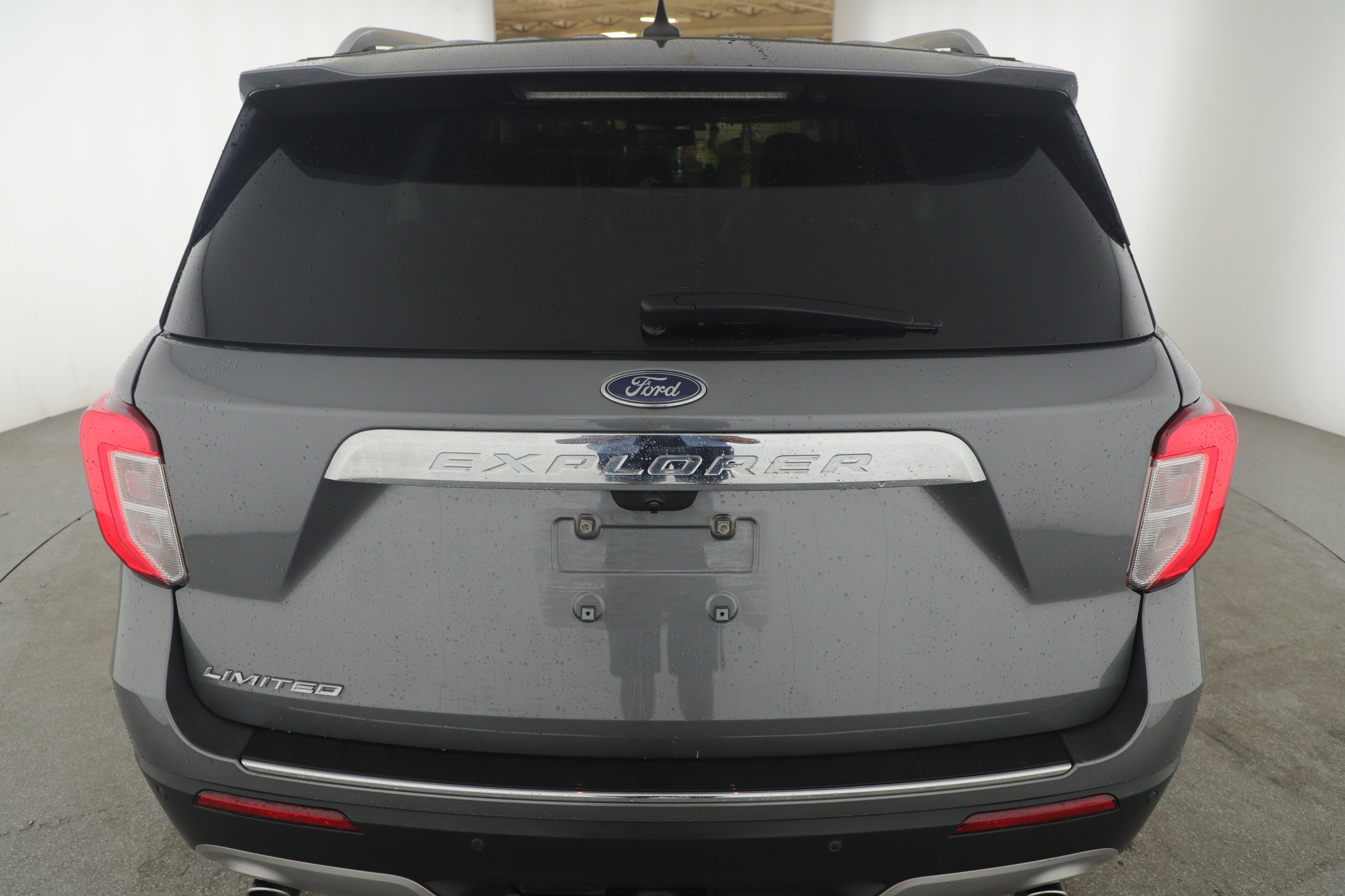 Certified 2022 Ford Explorer Limited w/ Limited Technology Package image 4