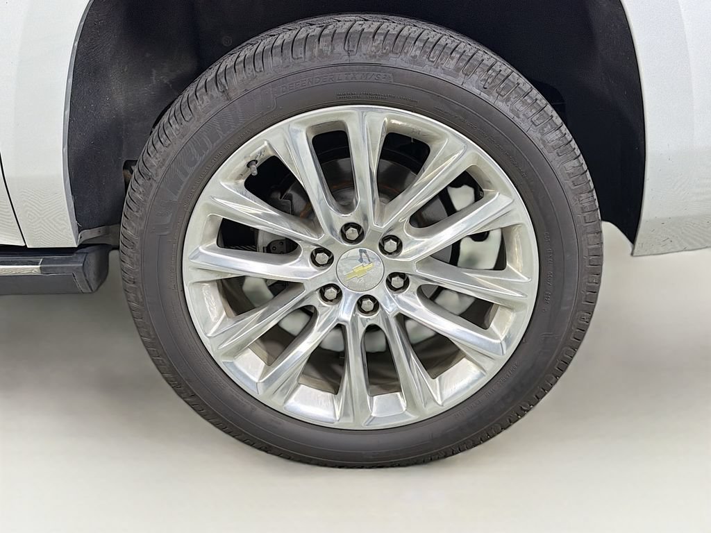 Used 2019 Chevrolet Suburban Premier w/ Premier Plus Edition AWD/4WD image 36