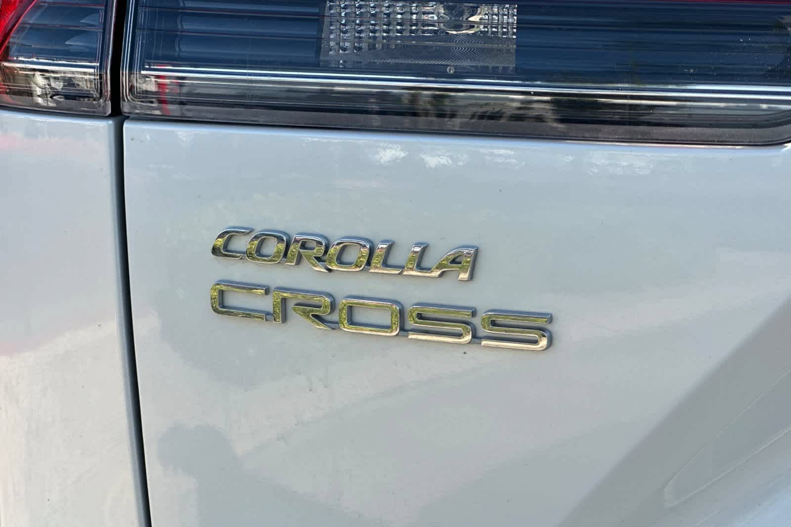 Used 2023 Toyota Corolla Cross XLE w/ Convenience Package FWD image 27