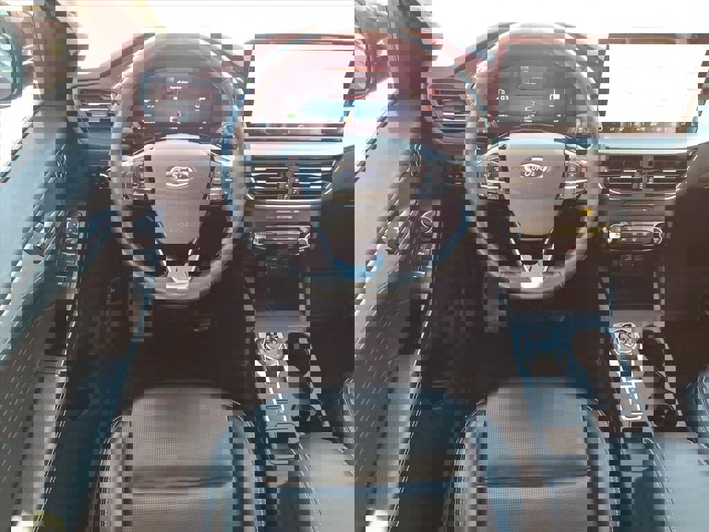 Certified 2023 Ford Escape Platinum w/ Class II Trailer Tow Package image 12