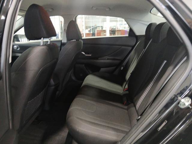 Used 2022 Hyundai Elantra SEL w/ Convenience Package image 10