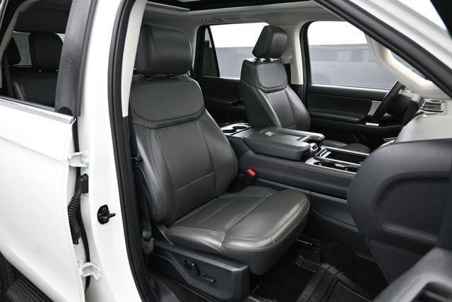Certified 2025 Ford Expedition Active AWD/4WD image 32