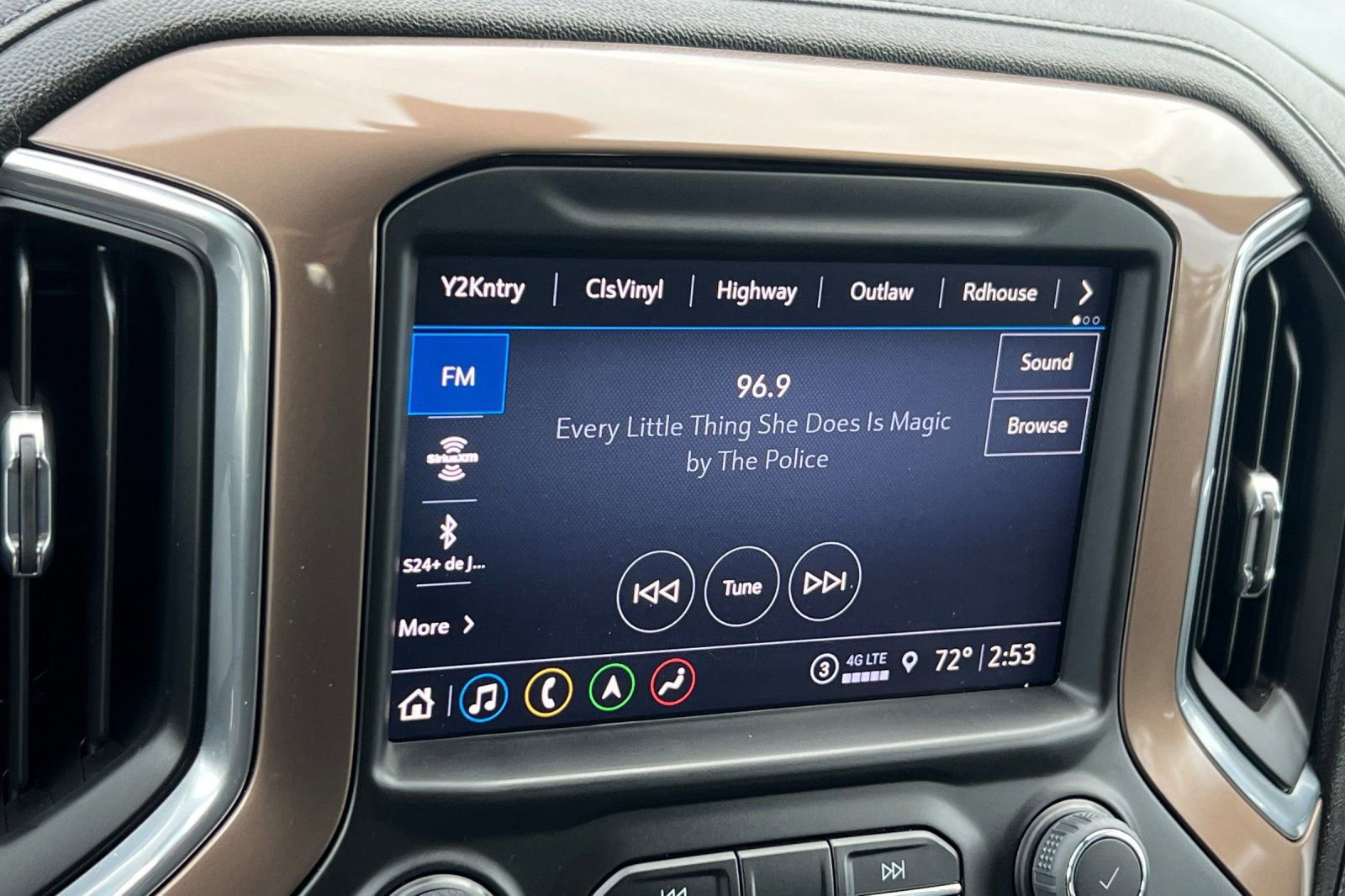 Used 2022 Chevrolet Silverado 3500 High Country w/ Z71 Off-Road Package image 18