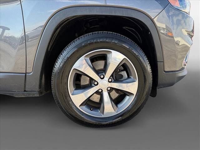 Used 2020 Jeep Cherokee Limited image 10