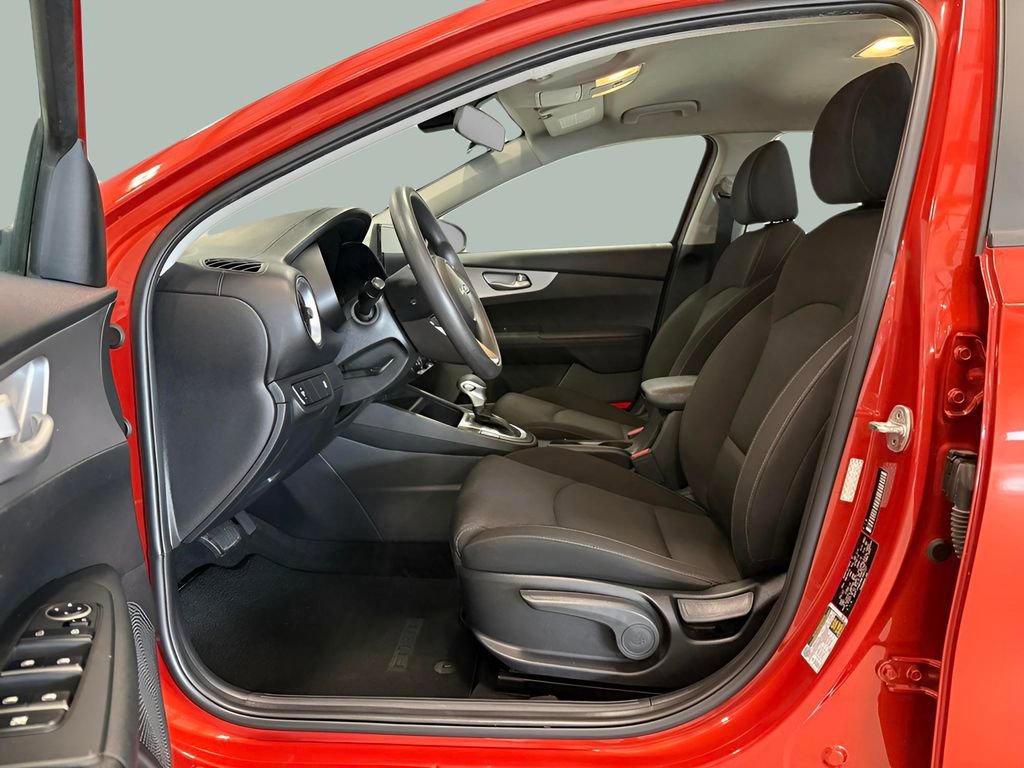Used 2022 Kia Forte LXS FWD image 19