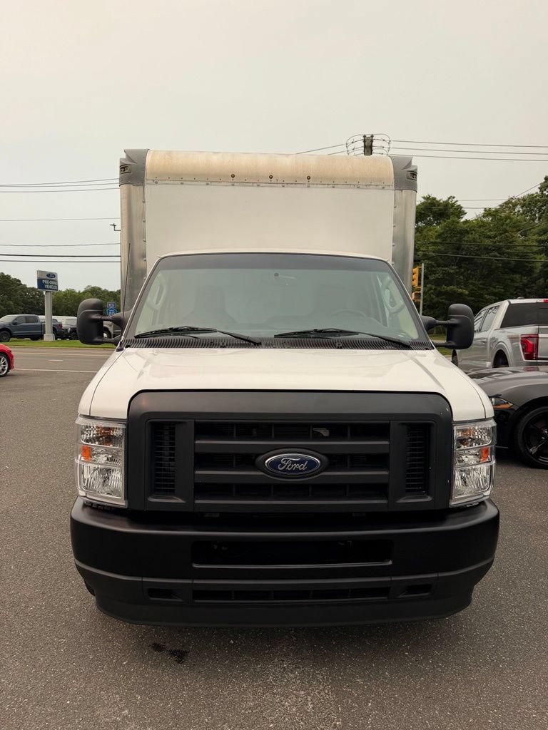 Certified 2022 Ford E-350 and Econoline 350 Super Duty w/ Power Windows & Locks Group RWD image 2