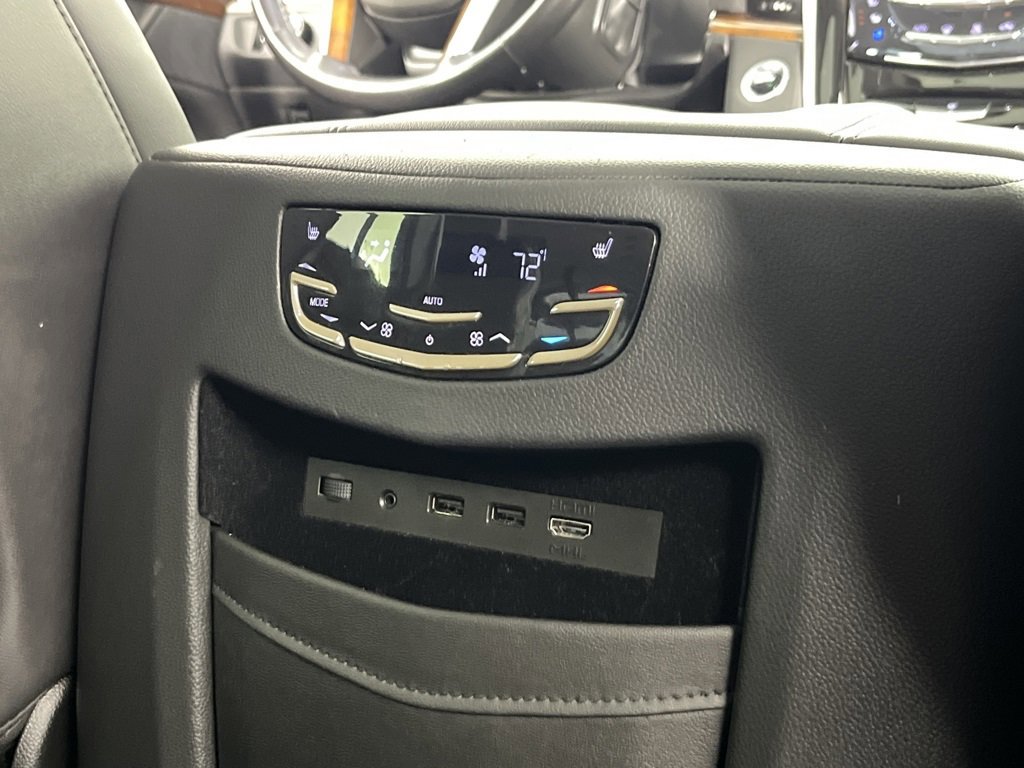 Used 2020 Cadillac Escalade Premium Luxury image 31